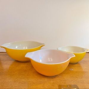 Vintage 60s Pyrex Set of 3 Mixing Bowls